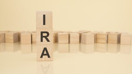 I’m 65 With $950k in an IRA. Is It Worth It to Convert $150k per Year to a Roth IRA to Avoid RMDs and Retirement Taxes?